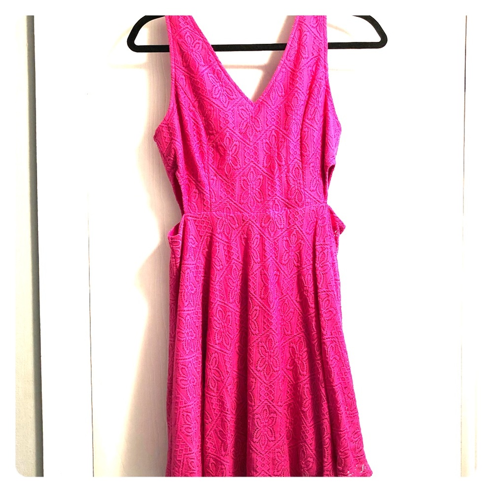 Beautiful Francesca’s pink cutout mini dress